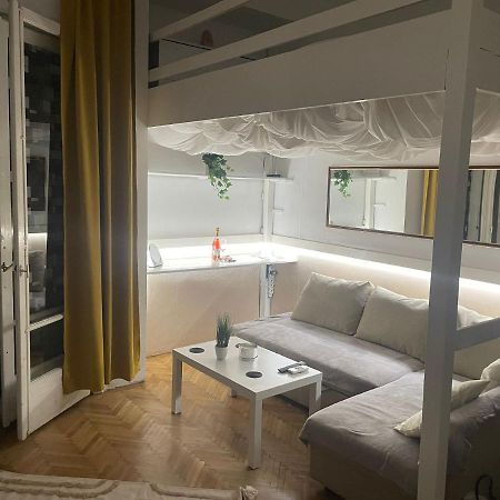 Cozy Studio Near Cismigiu Park Apartamento Bucarest Exterior foto