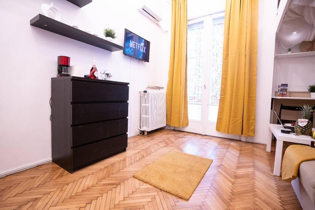 Cozy Studio Near Cismigiu Park Apartamento Bucarest Exterior foto
